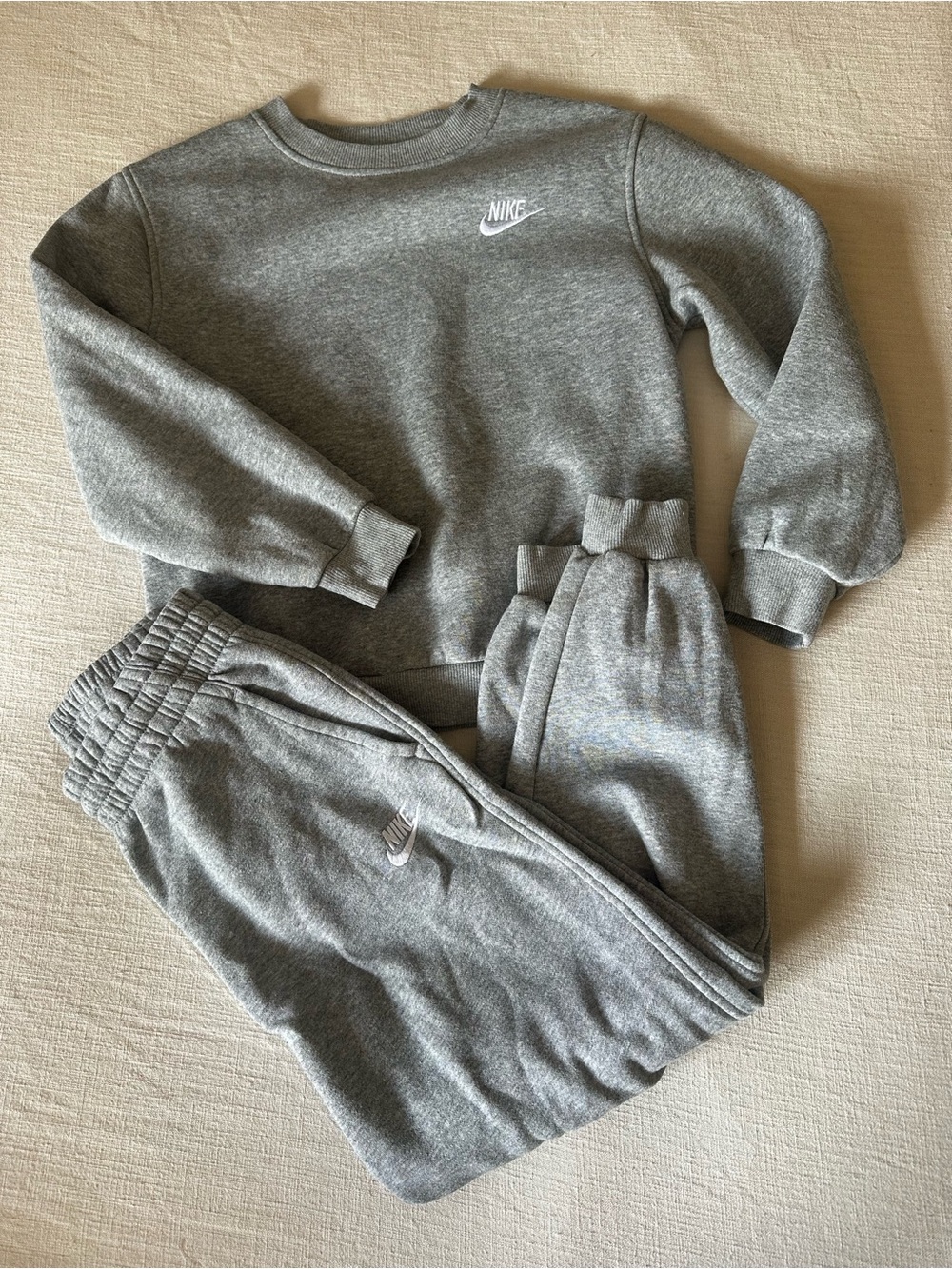 Nike Sportswear Club Fleece Gray Sweatshirt & Jogger Set Matching